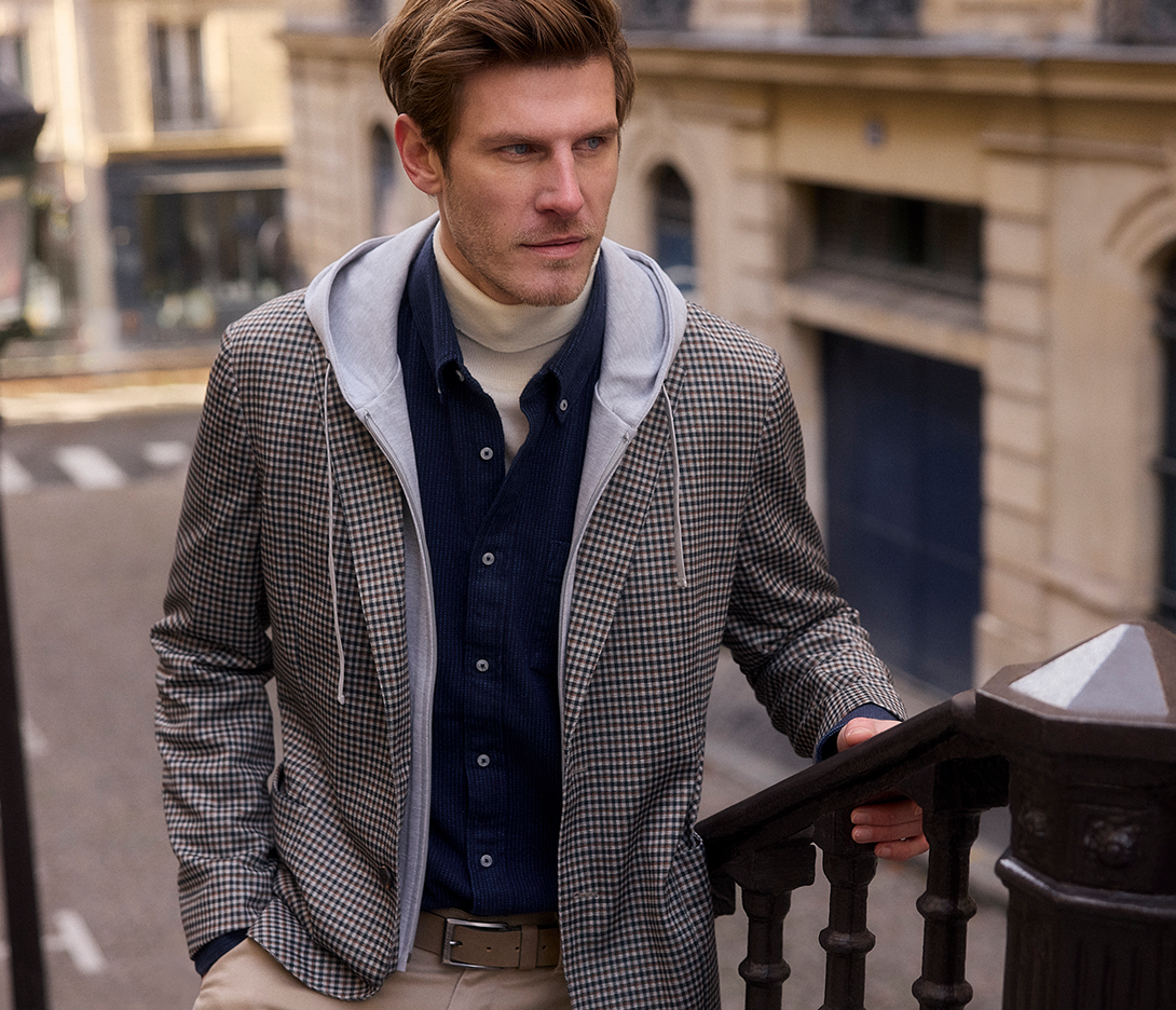 Blazer, Sweatjacket and shirt for a modern outfit