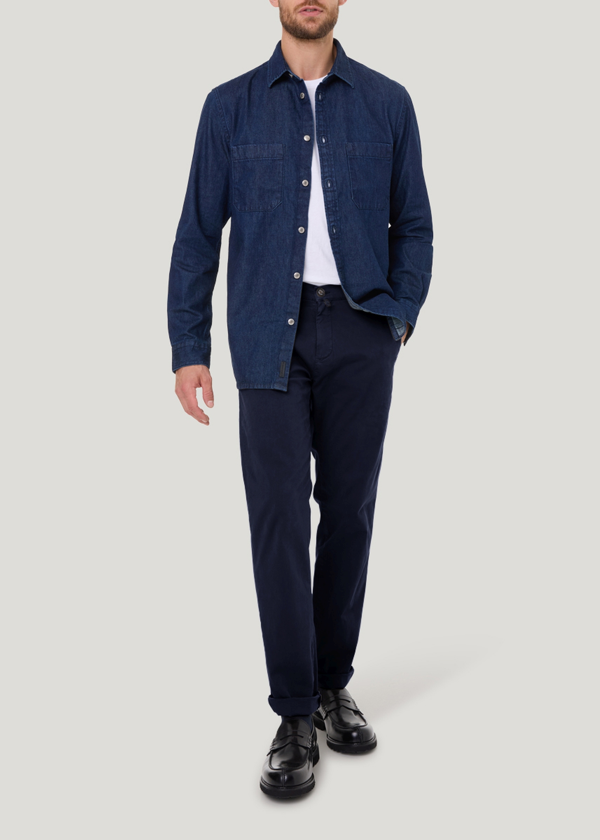 Chino Tapered Fit, Marine Rückansicht