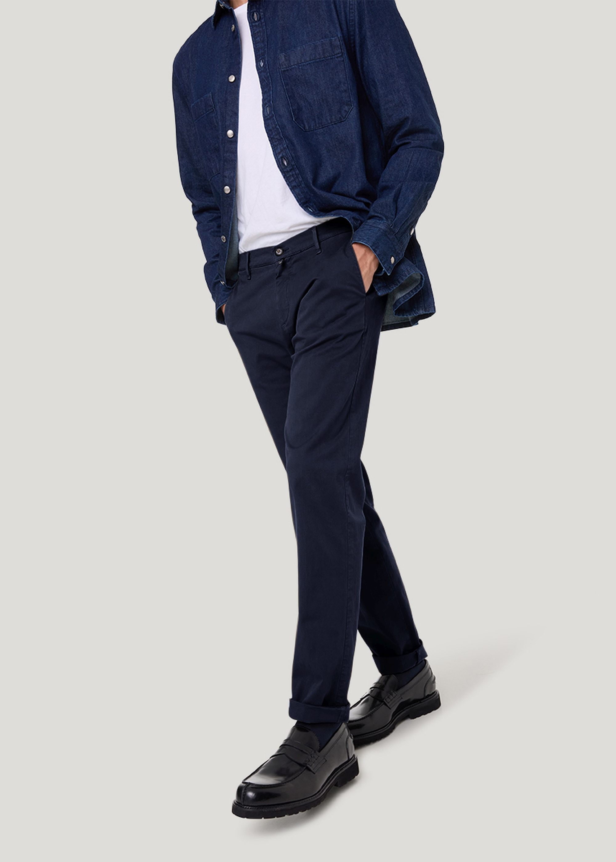 Chino Tapered Fit, Marine Detailansicht 2
