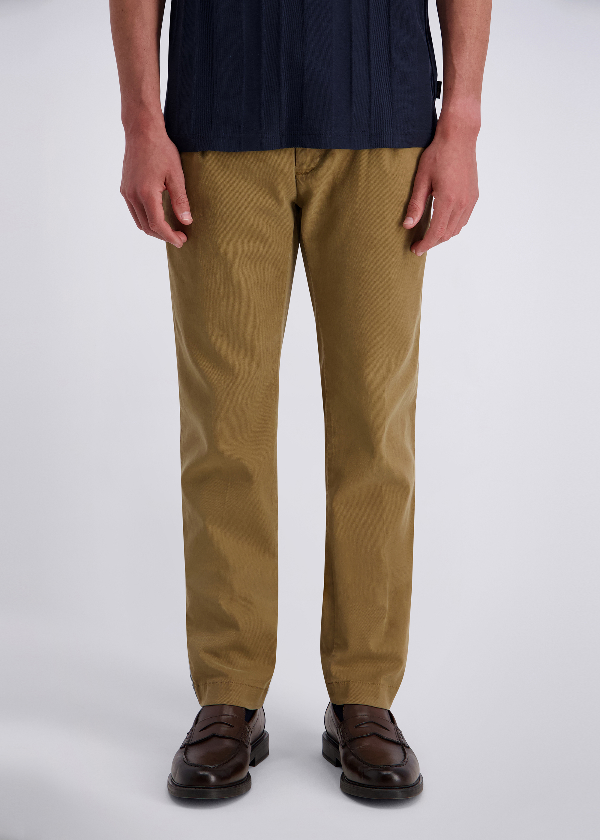 Chino im Tapered Fit, Otter Frontansicht