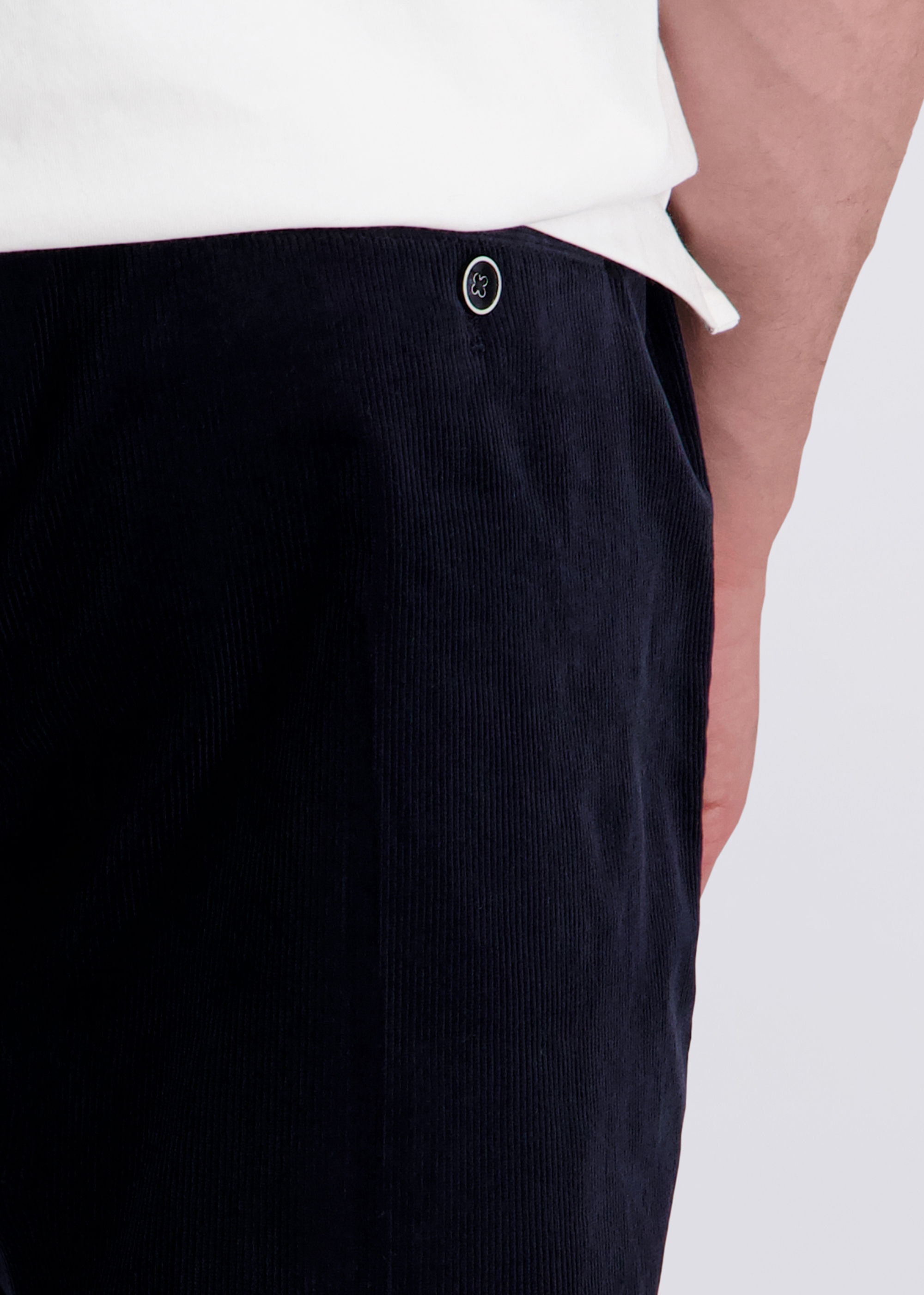 Rick Zeitlose Hose aus elastischem Feincord, Salute Detailansicht 2