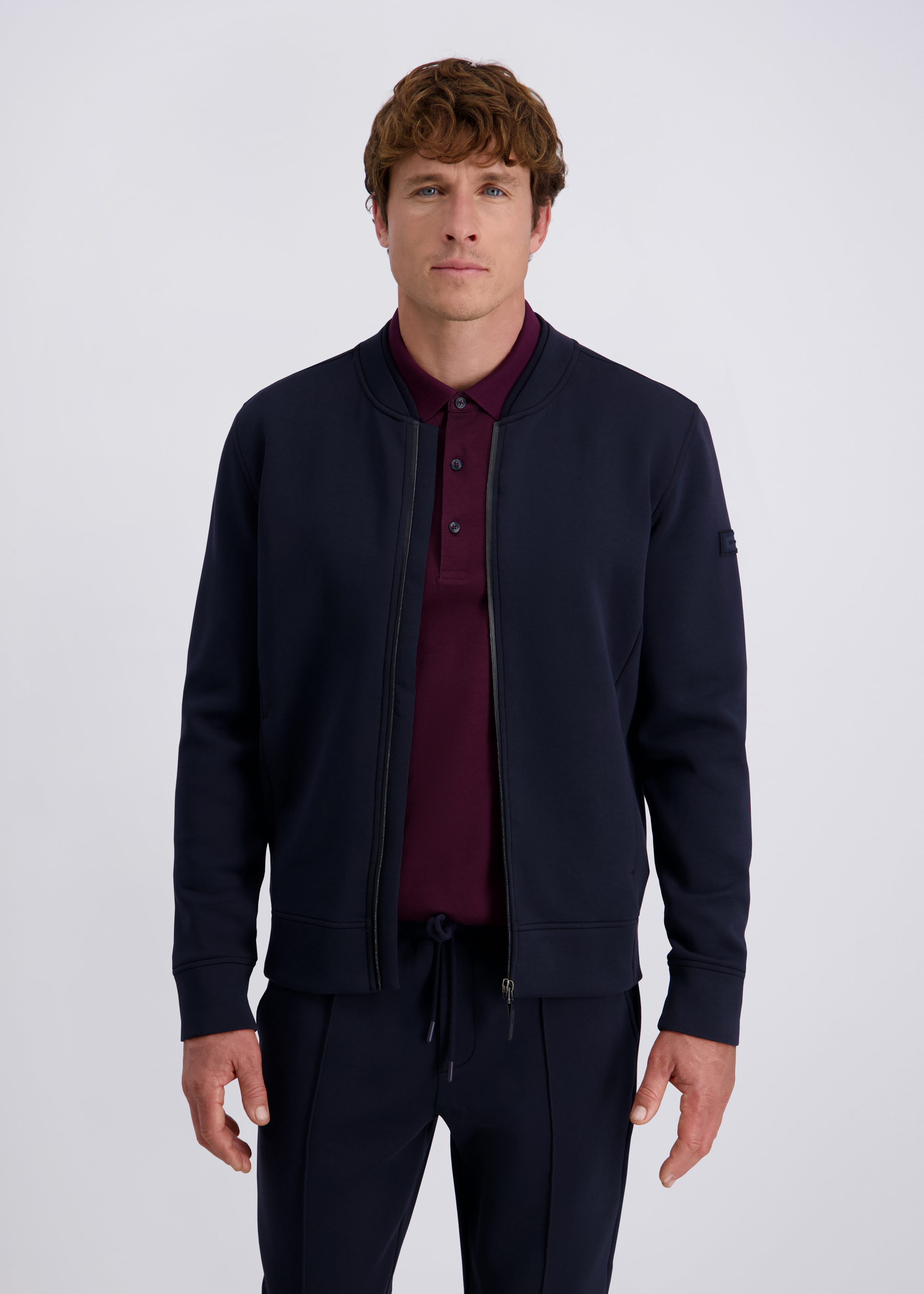 Must-have Sweatjacke im Regular Fit, Salute Frontansicht