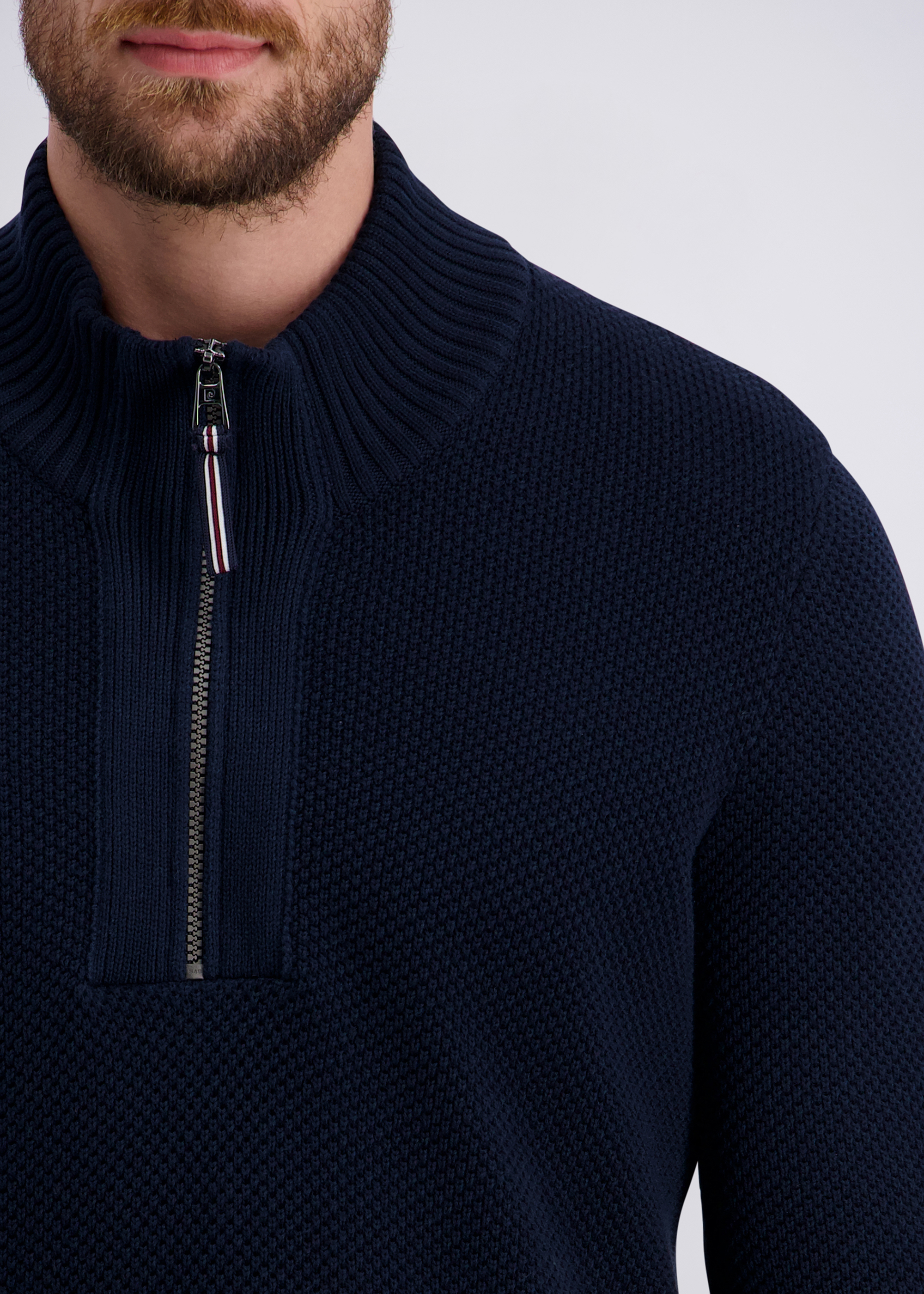 Strickpullover mit Stehkragen und Zip, Salute Detailansicht 2