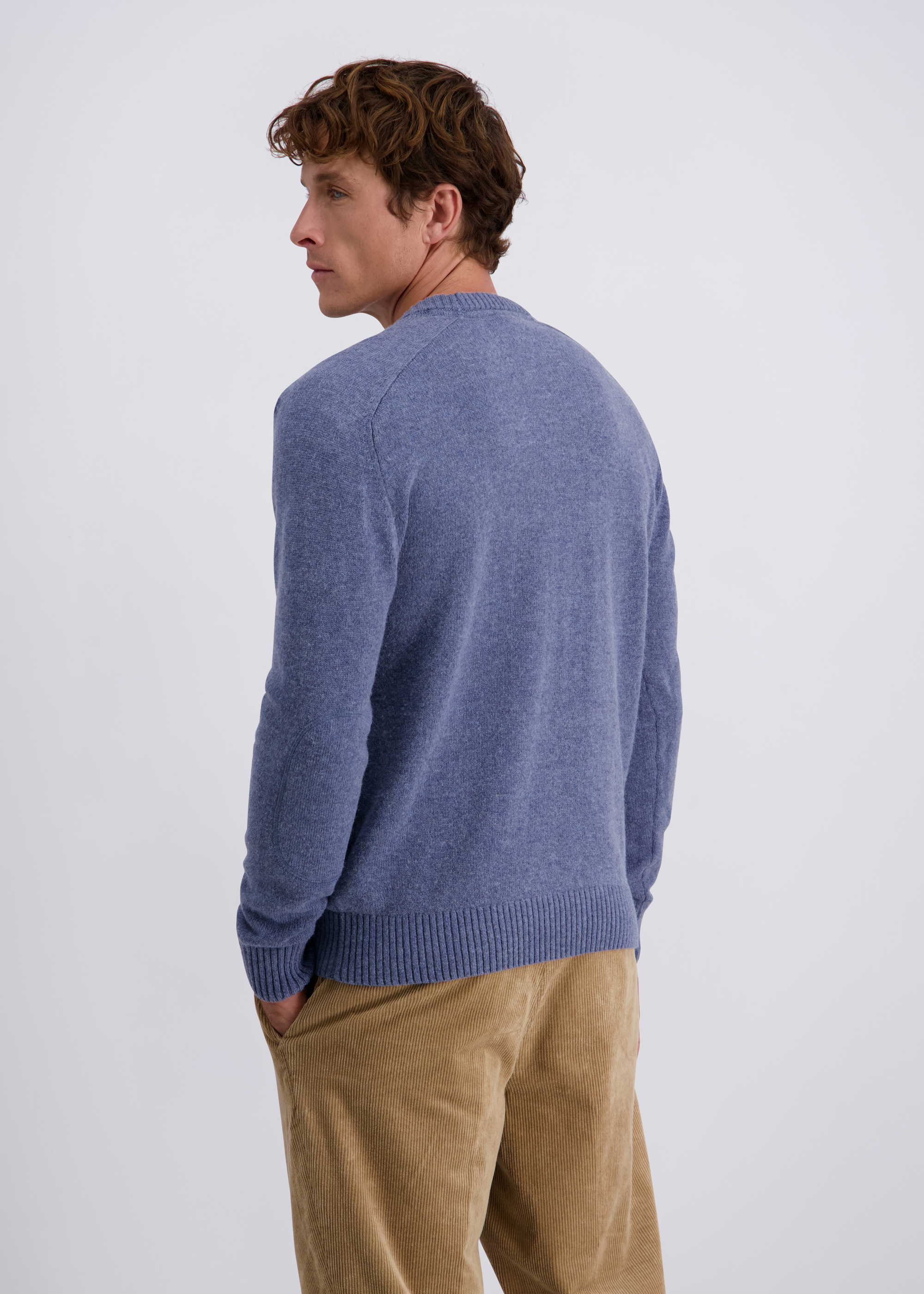 Strickpullover mit Rundhalsausschnitt, Raglanärmeln und Ärmelpatches, Bering Sea Detailansicht 1