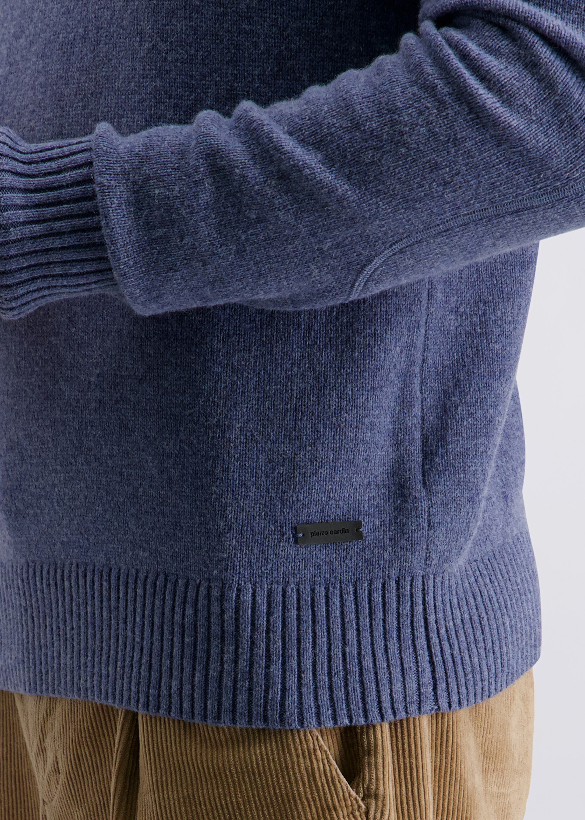 Strickpullover mit Rundhalsausschnitt, Raglanärmeln und Ärmelpatches, Bering Sea Detailansicht 2