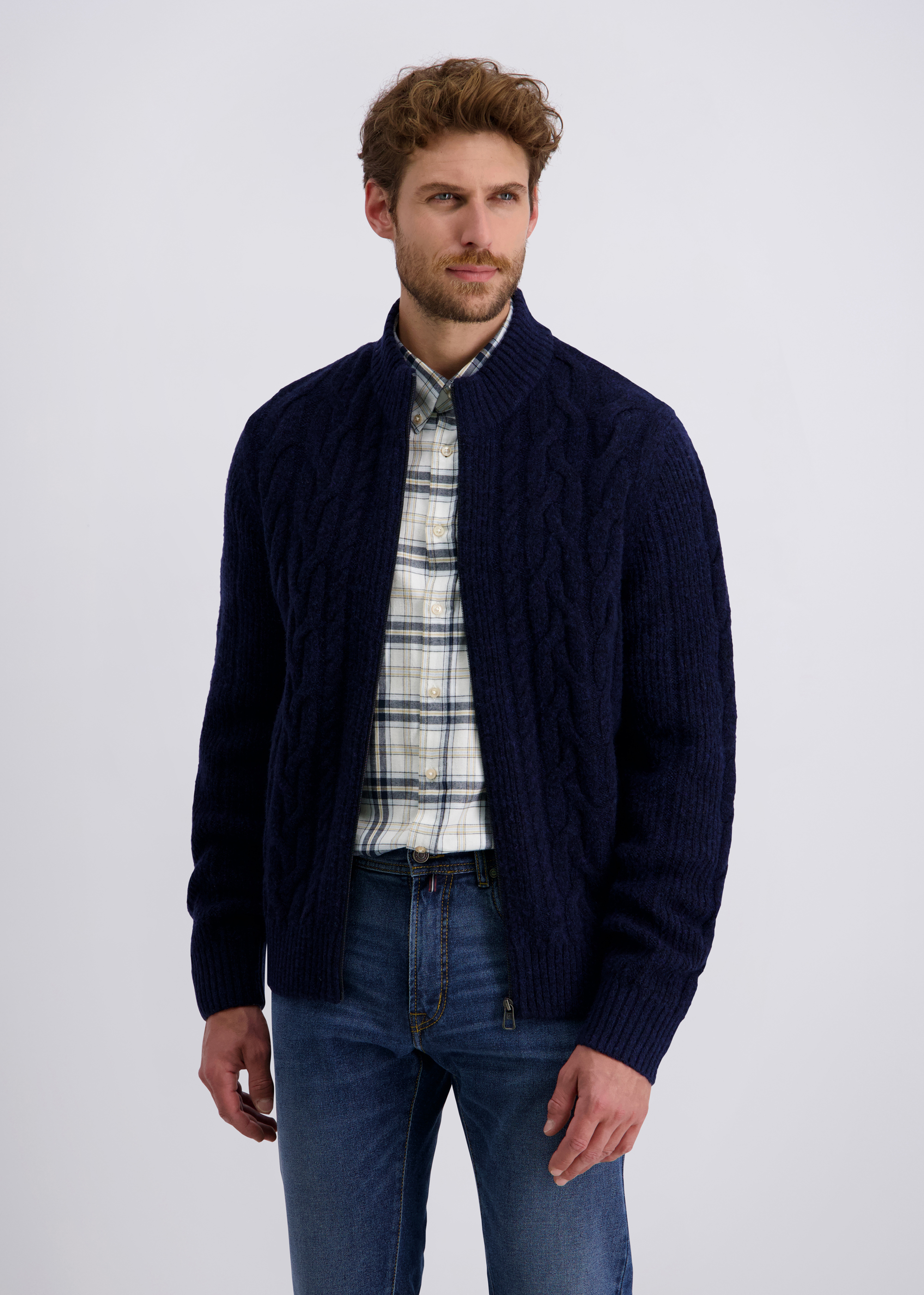 Lässige Strickjacke mit Stehkragen und Reißverschluss, Salute Frontansicht