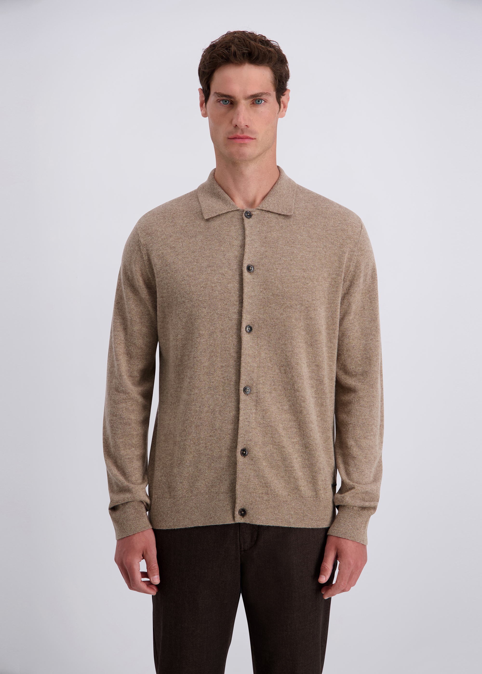 Modisch elegante Strickjacke in Uni-Look, Otter Frontansicht