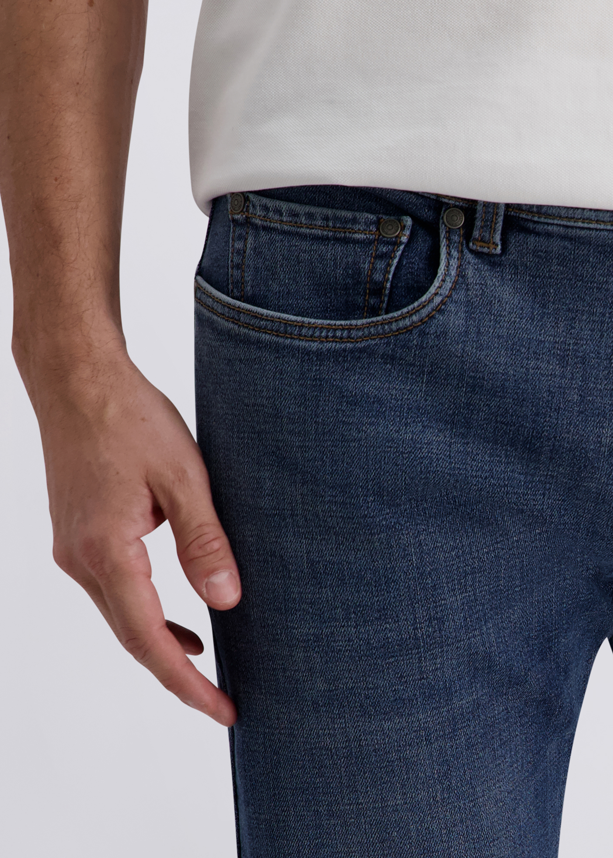 5-Pocket Jeans in Tapered Fit, blue Detailansicht 2