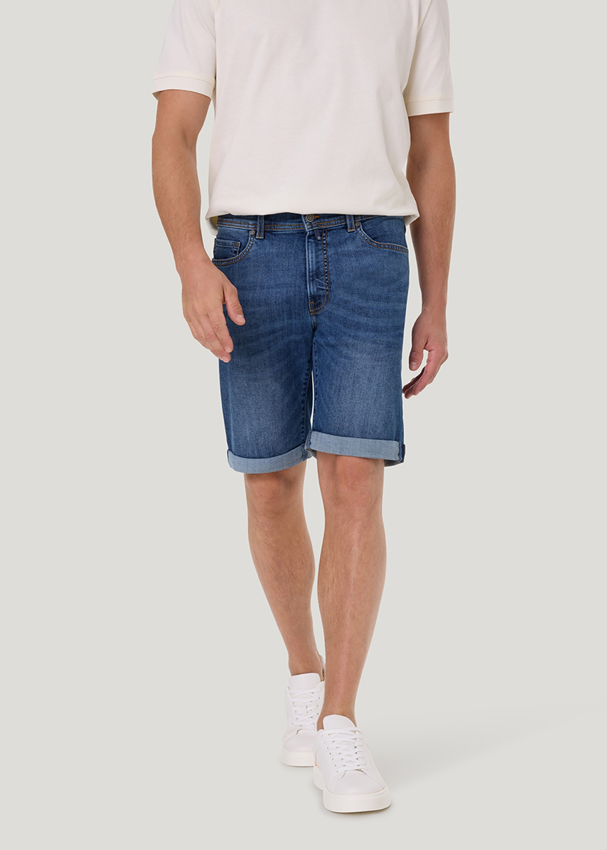 Bermuda Sisteron mit Dornschlaufe für die Gürtelschnalle, blue fashion vintage Frontansicht