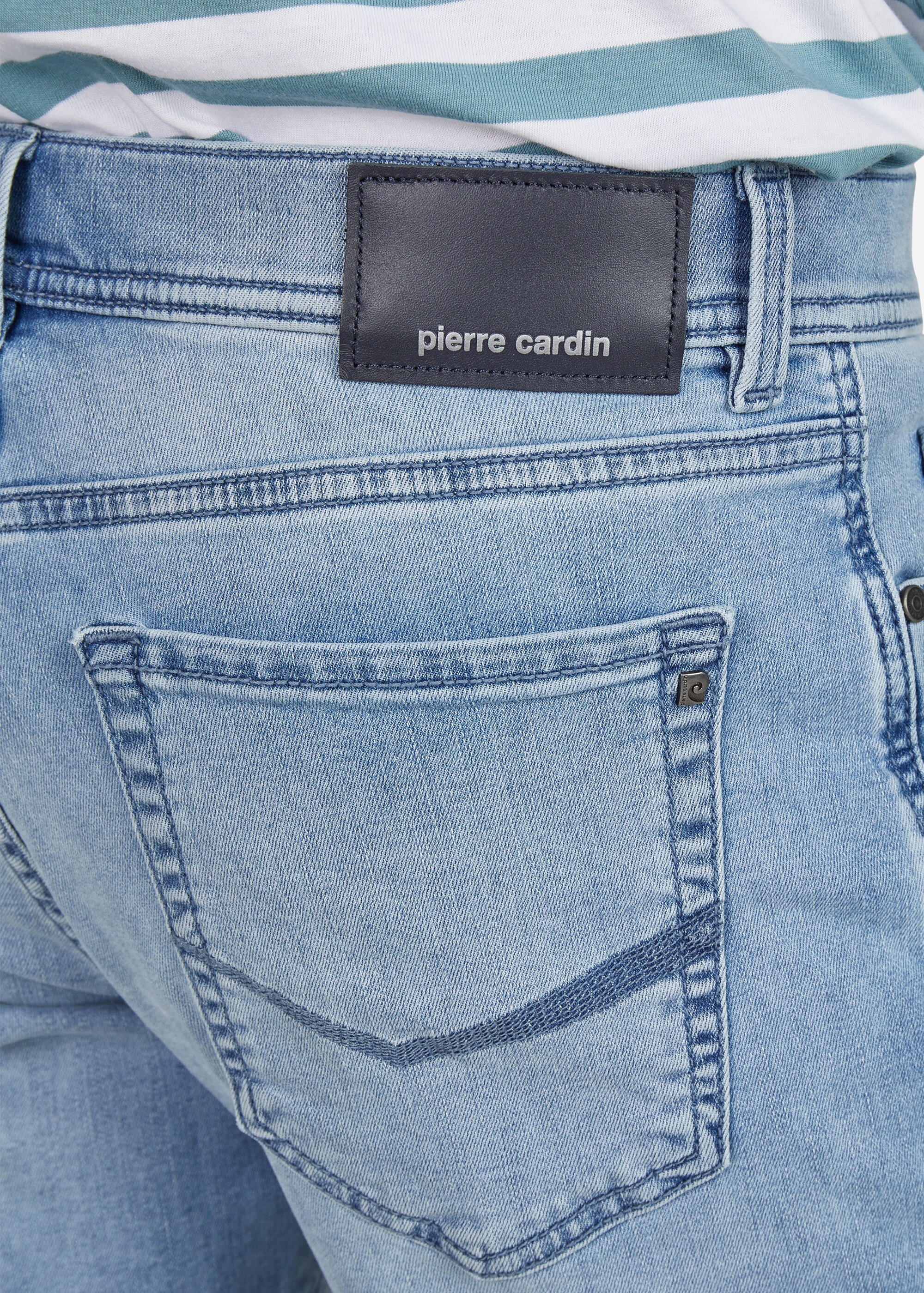 Bermuda Sisteron mit Dornschlaufe für die Gürtelschnalle, sky blue used buffies Detailansicht 2