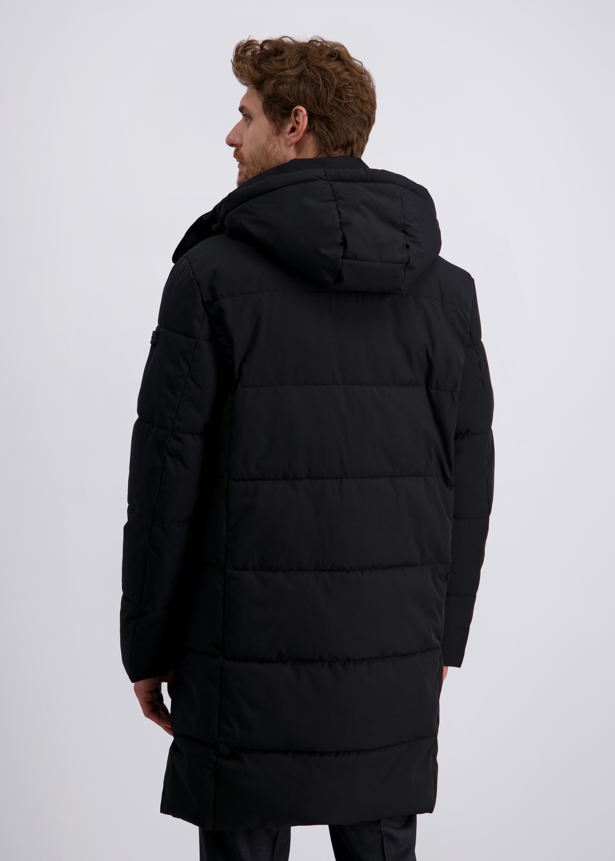 Steppjacke mit abnehmbarer Kapuze, Schwarz Detailansicht 1