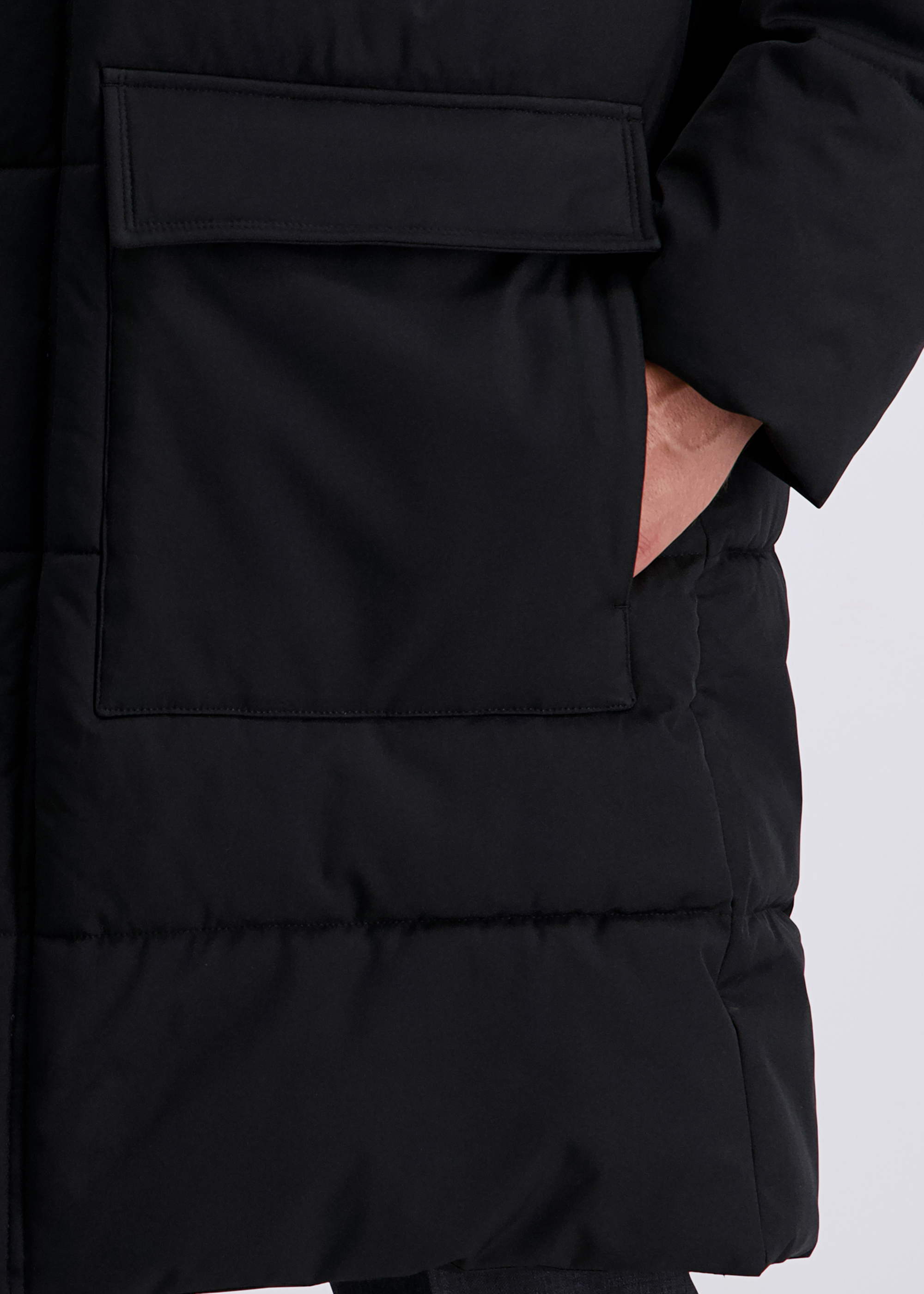 Steppjacke mit abnehmbarer Kapuze, Schwarz Detailansicht 2